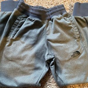 Boys size small, 7/8, North Face pants.